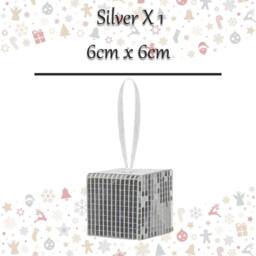 VFM e-Store Christmas Gift Box Hanging Decoration 6cm x 6cm Silver X 1 - Size: 6 cm x 6 cm - thumbnail 2