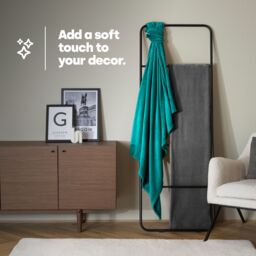 LIVIVO Ultra Soft Flannel Fleece Throw Blanket in Blue - Size: 130 cm x 150 cm - thumbnail 4
