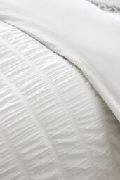 Catherine Lansfield 'Seersucker Frill' Duvet Cover Set in White - Size: Super King - thumbnail 3