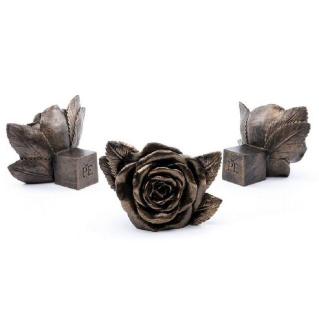 Jardinopia Rose Plant Pot Feet - Set of 3 - L6 x W7.5 x H9 cm in Bronze - image 1