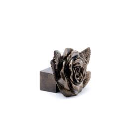 Jardinopia Rose Plant Pot Feet - Set of 3 - L6 x W7.5 x H9 cm in Bronze - thumbnail 3
