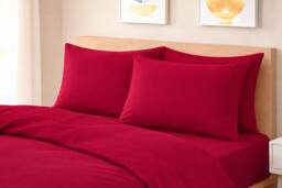 Homes-Linen Plain Dyed Polycotton Duvet Cover Set with Pillowcases in Red - Size: Double - thumbnail 2