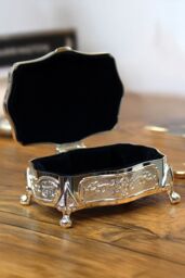 Personalised Memento Company Women's Personalised Small Silver Plated Jewellery Box in Metallic Silver - thumbnail 3