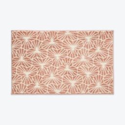 Allure Bath Fashions Geometric Design Non-Slip Bath Mat in Pale Pink