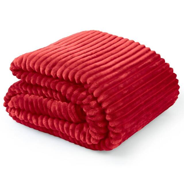 New Edge Blinds Dahlia Fleece Throw in Red - Size: 140 cm x 180 cm - image 1