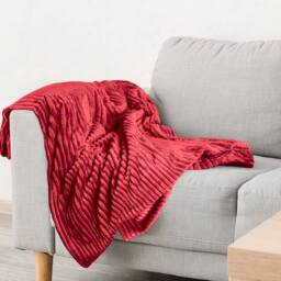 New Edge Blinds Dahlia Fleece Throw in Red - Size: 140 cm x 180 cm - thumbnail 3