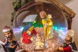 Marco Paul Musical Nativity Scene Snow Globe Christmas Decoration - thumbnail 6