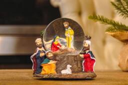 Marco Paul Musical Nativity Scene Snow Globe Christmas Decoration