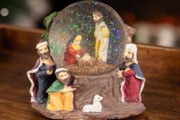 Marco Paul Musical Nativity Scene Snow Globe Christmas Decoration - thumbnail 9