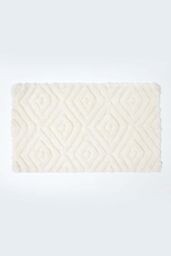 Homescapes Super Absorbent Ikat Pattern Bath Mat in White - thumbnail 1