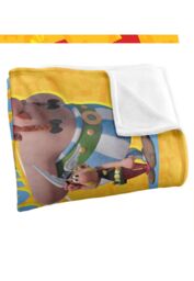 Netflix Asterix Obelix Idefix The Gauls Blanket Silky Touch Super Soft Throw Blanket 152 X 127 cm in White - thumbnail 3