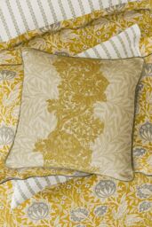 Morris & Co 'Elmcote' Cotton Cushion in Yellow - Size: 45 cm x 45 cm - thumbnail 5