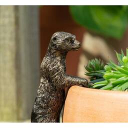 Jardinopia Meerkat Plant Pot Hanger - L10.5 x W3.5 x H5 cm in Bronze - thumbnail 1