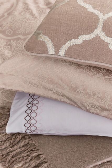 1951 'Reza' Jacquard Standard Pillowcase Pair in Pink - Size: Standard Pillow Case - image 1