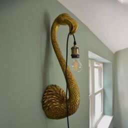 Madison & Mayfair Elegant Flamingo Head Wall Lamp in Gold - thumbnail 4