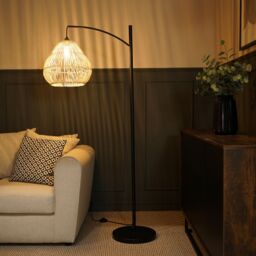 ValueLights Preto Black Metal Curved Floor Lamp With Teardrop Shade - thumbnail 4