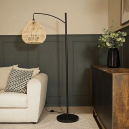 ValueLights Preto Black Metal Curved Floor Lamp With Teardrop Shade - thumbnail 3