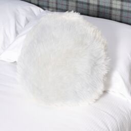 Native Natural White Round Sheepskin Cushion in Ivory - Size: 40 cm x 40 cm - thumbnail 1