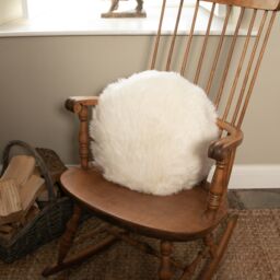 Native Natural White Round Sheepskin Cushion in Ivory - Size: 40 cm x 40 cm - thumbnail 2