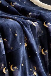 Fusion 'Cosmic Star' Star & Moon Print Fleece Throw in Navy - Size: 150 cm × 200 cm - thumbnail 4