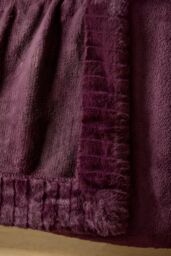Catherine Lansfield 'Velvet & Faux Fur' Throw in Plum - Size: 150 cm x 200 cm - thumbnail 2