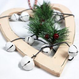 Shatchi Wooden Hanging Decoration Heart Shape Cream 23X1.2X30 CM in Green - thumbnail 5
