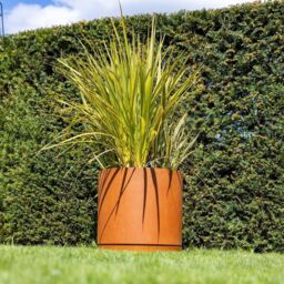 Primrose Matte Rust Limestone Round Planter Pot with Saucer 50cm in Orange - thumbnail 4