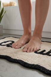 Mooky Mats Oui Oui Slogan Scalloped Bath Mat in Beige - thumbnail 3