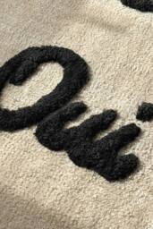 Mooky Mats Oui Oui Slogan Scalloped Bath Mat in Beige - thumbnail 4