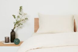 Panda London Panda Bamboo & French Linen Fitted Sheet in Beige - Size: King - thumbnail 2