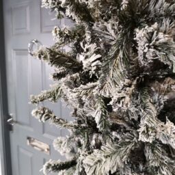 Samuel Alexander 8ft Indoor Flocked PVC Christmas Tree Arch with Snow Tips & Flat Top in Green - thumbnail 2