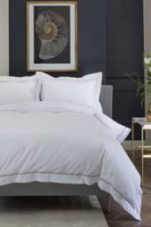 The Lyndon Company Boutique Hotel Hampstead 200 Thread Count Cotton Duvet Cover Set in Silver - Size: Single - thumbnail 1