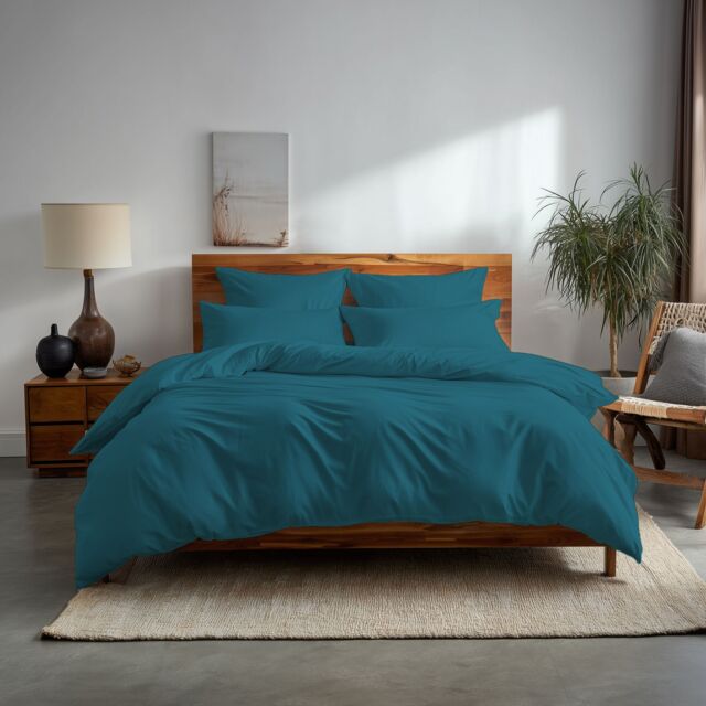 Snug City Plain Dyed Easy Care Polycotton Duvet Cover & Pillowcase/s Set Bed Linen in Teal - Size: Double - image 1