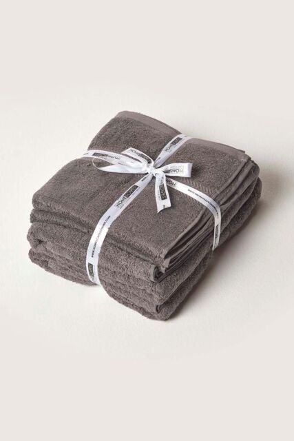 Homescapes Combed Egyptian Cotton 4 Piece Towel Bale 500 GSM in Grey - image 1