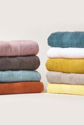 Homescapes Combed Egyptian Cotton 4 Piece Towel Bale 500 GSM in Grey - thumbnail 5