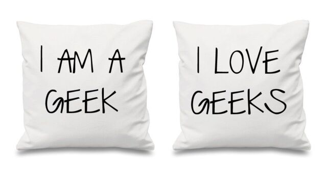 60 SECOND MAKEOVER I Am A Geek I Love Geeks Cushion Covers in White - Size: 40 cm x 40 cm