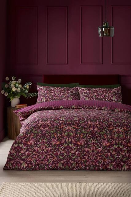 Catherine Lansfield Richmond Floral Reversible Duvet Cover Set in Plum - Size: Double - image 1