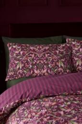 Catherine Lansfield Richmond Floral Reversible Duvet Cover Set in Plum - Size: Double - thumbnail 3