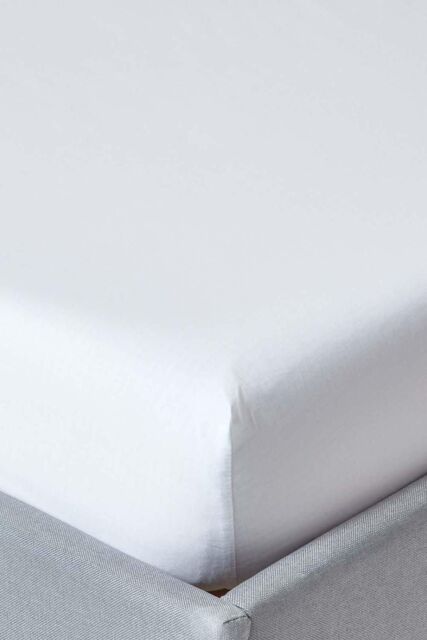 Homescapes Egyptian Cotton Deep Fitted Sheet 18 inch 200 Thread Count in White - Size: Double Fitted - image 1