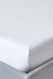 Homescapes Egyptian Cotton Deep Fitted Sheet 18 inch 200 Thread Count in White - Size: Double Fitted - thumbnail 1