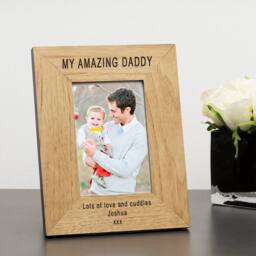 Uniqueful Personalised Amazing Daddy Wood 6x4 Picture Frame for Fathers Day Dad in Brown - Size: 1 Pack - thumbnail 1