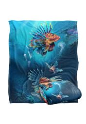 JQ Licensing En Lion Fish Silky Touch Super Soft Throw Blanket 152 X 127 cm in White - thumbnail 2