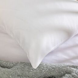 Snug City Anti Allergy Soft Touch Junior Toddler Childrens Cot Pillow in White - thumbnail 3