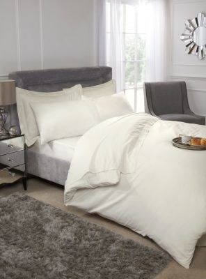 New Edge Blinds Luxor Collection 200 Thread Count Luxury Egyptian Cotton Fitted Sheet in Cream - Size: Super King - image 1