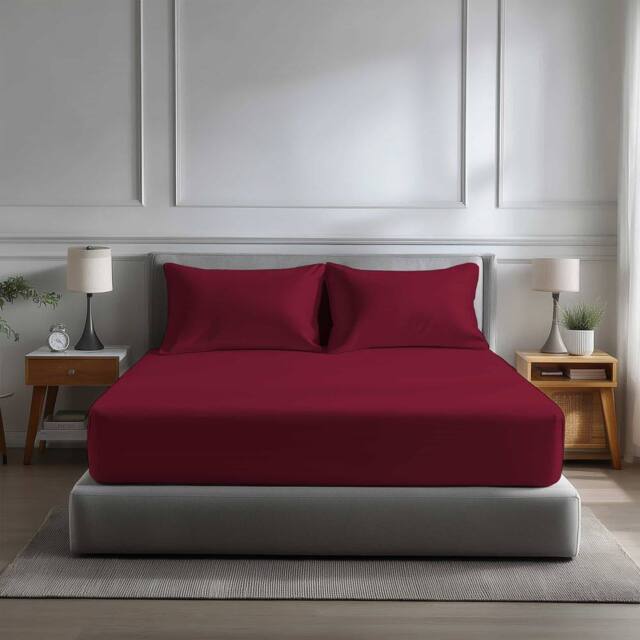 Snug City Microfibre Soft Touch Fitted Sheet 40cm Extra Deep Skirt Plain Dyed Bed Linen in Red - Size: Super King - image 1