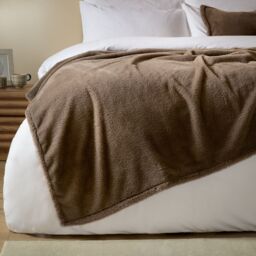 Furn Kallu Double-Sided Faux-Fur Throw in Brown - Size: 130 cm x 180 cm - thumbnail 4