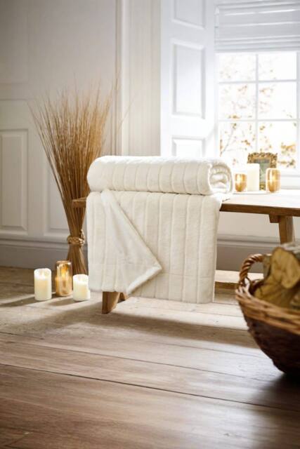 Deyongs Hockley Supersoft Fux Quilted Throw in Cream - Size: 130 cm x 150 cm - image 1