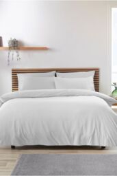 Catherine Lansfield So Soft Non Iron Duvet Cover Set in White - Size: Super King