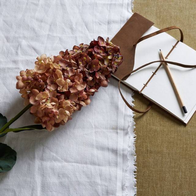 Lemon Pavilion Furniture and Decor Artificial Spear Hydrangea - Plastic - L15 x W15 x H88 cm - Burgundy - image 1
