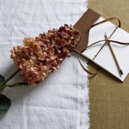 Lemon Pavilion Furniture and Decor Artificial Spear Hydrangea - Plastic - L15 x W15 x H88 cm - Burgundy